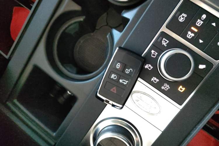 Used Land Rover Discovery 2020 3.0 SC V6 SE