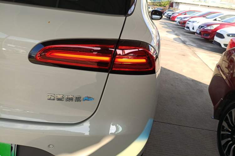 Used Wuling Bingo PLUS 2024 330 km Range Five-Seater Version