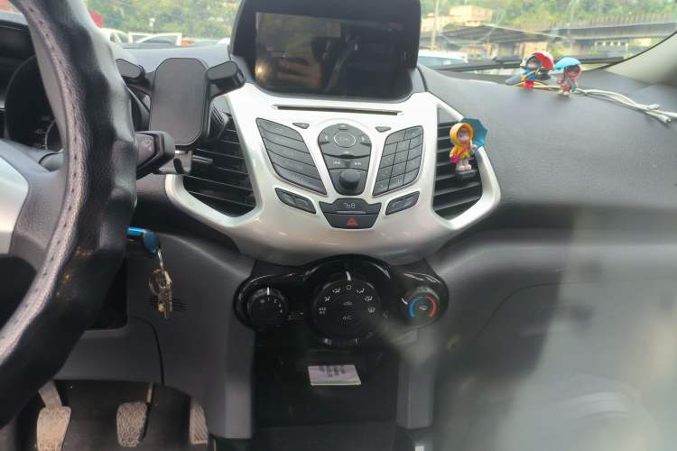 Used Ford EcoSport 2017 1.5L Manual Fashion Model Audio And AC Panel