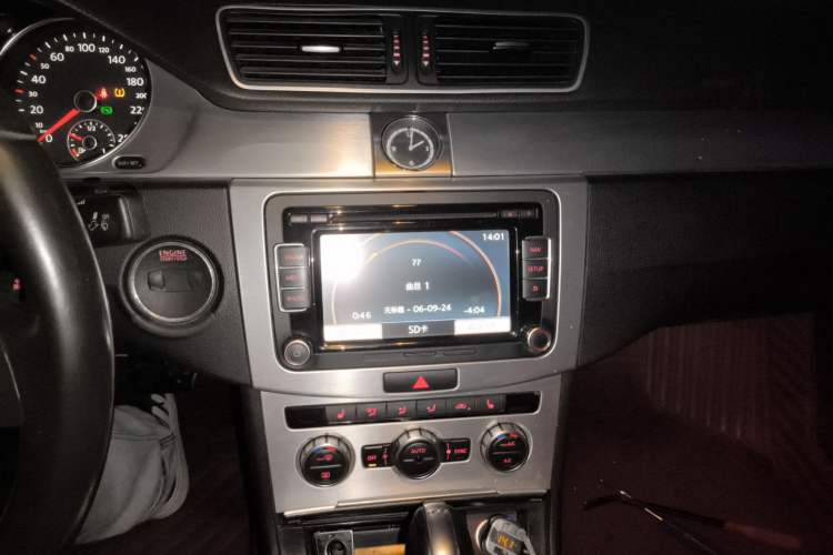 Used Volkswagen FAW-Volkswagen CC 2013 1.8TSI Luxury Model Audio And AC Panel