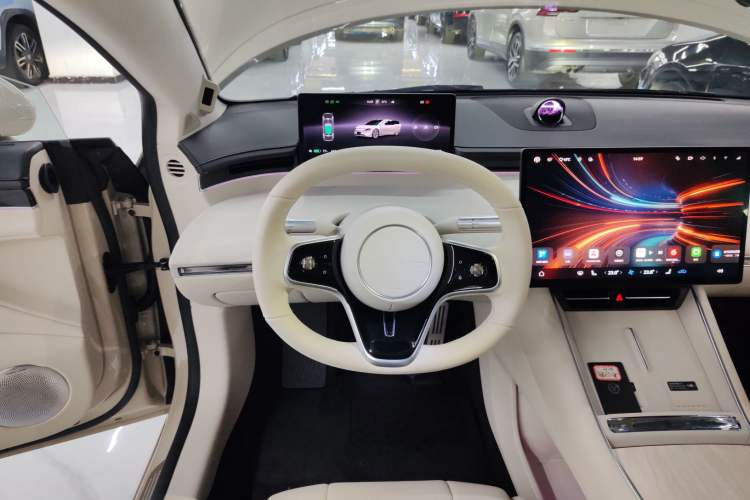 Used Hima Luxeed S7 2025 855 km Max