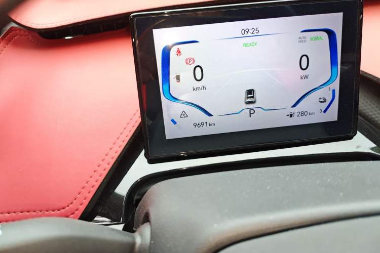 Used Chery New Energy Boundless Pro 2022 301km LingShou Edition Lithium Iron Phosphate
