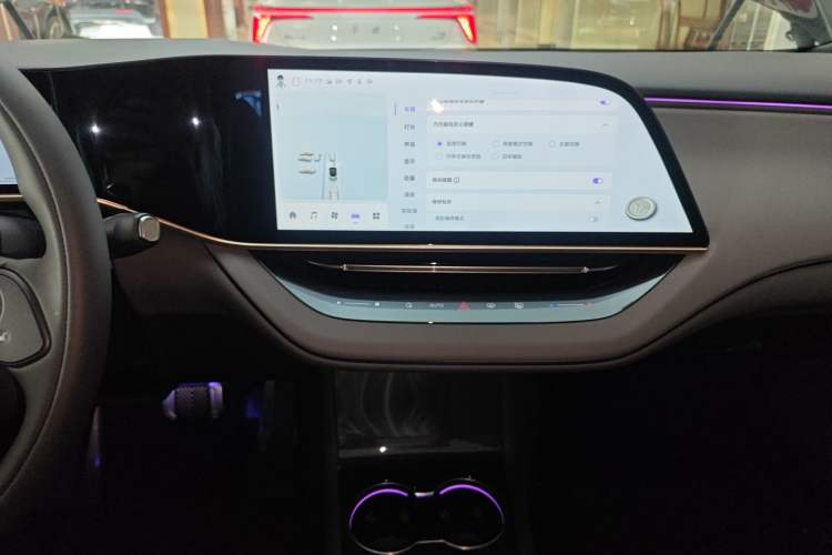 Used Hongqi EH7 2025 690 Smart Selection Edition