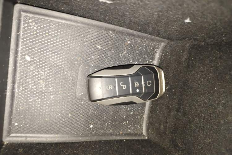 Used BYD Han 2020 DM Four-Wheel Drive Performance Edition Prestige Model Interior 1