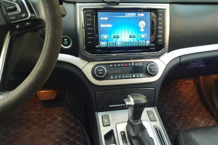 Used Haval H6 Coupe 2015 Blue Label 2.0T Automatic Two-Wheel Drive Prestige Model Audio And AC Panel