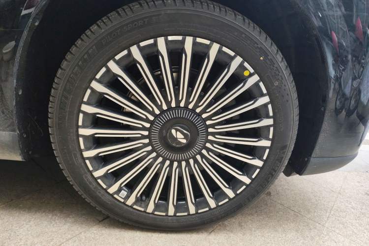 Used Chery T11 2026 Model 220 All-Wheel Drive Dual IMAX Theater Edition
