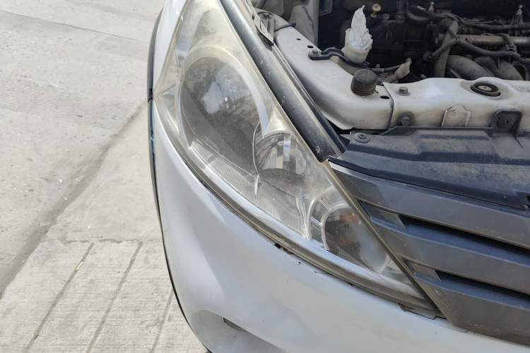 Used FORTHING Joyear 2014 LV Facelift 1.5L AMT Luxury Model Right Front Headlight