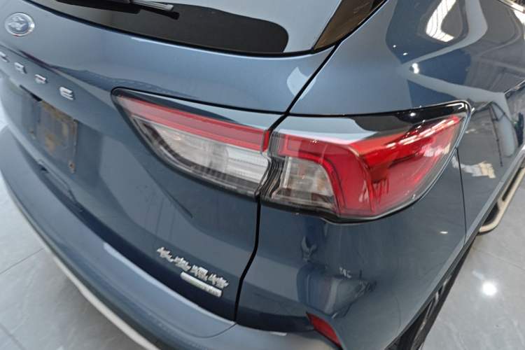 Used Ford Escape 2020 EcoBoost 245 Two-Wheel-Drive Titanium Edition Right Rear Taillight