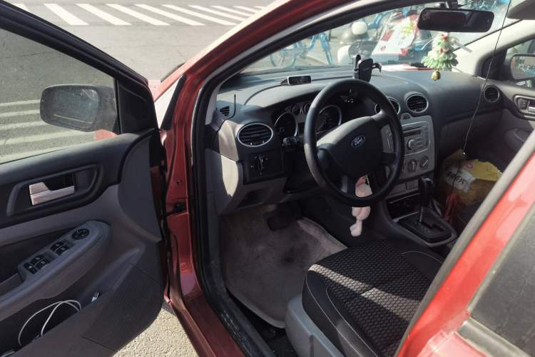 Used Ford Focus 2013 Hatchback Classic 1.8L Automatic Base Model