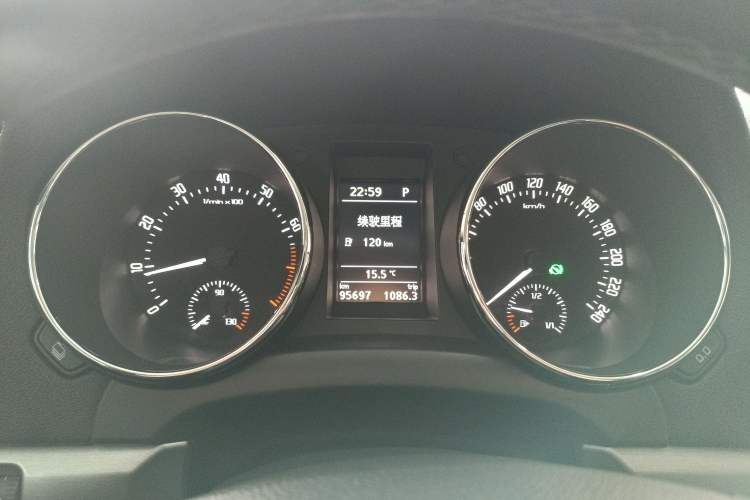 Used Skoda Yeti 2013 1.8T DSG Luxury Edition Instrument Cluster