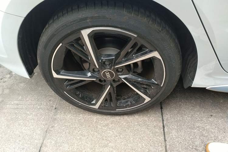 Used Audi A3 2024 Sportback 35 TFSI Fashionable Sports Model Right Rear Wheel Hub