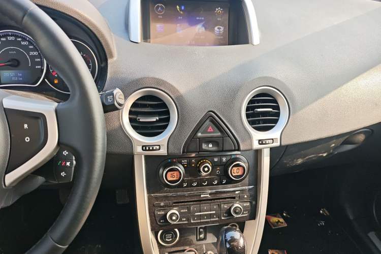 Used Renault Koleos 2014 2.0L Two-Wheel Drive Fashion Edition Audio And AC Panel