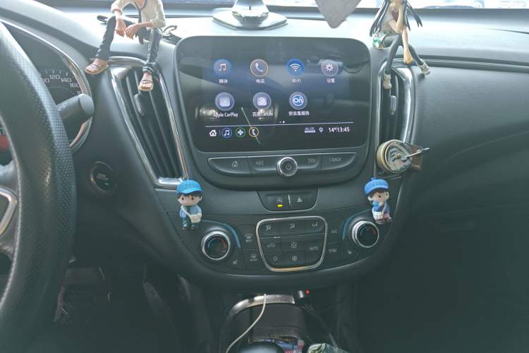 Used Chevrolet Malibu XL 2022 535T Automatic Sport Edition Audio And AC Panel