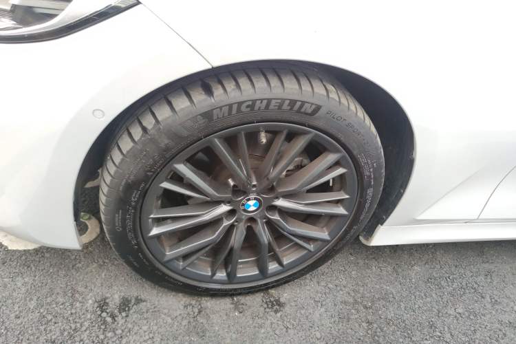 Used BMW 3 Series 2021 Second Facelift 325Li M Sport Night Edition Package Exterior 4