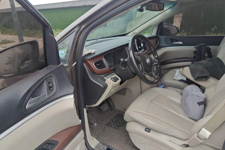 Used Buick GL8 2017 25S Prestige Version China V Standard Driver Seat