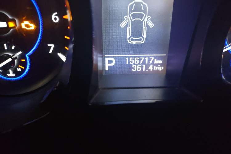 Used JMC Yusheng S350 2016 2.0T Automatic Two-Wheel Drive Gasoline Luxury Version with Sunroof 5 Seats
