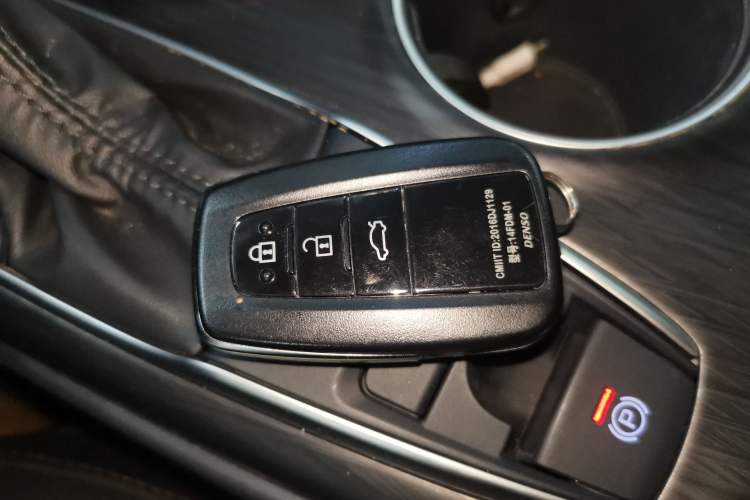 Used Toyota Camry 2021 2.0G Luxury Edition