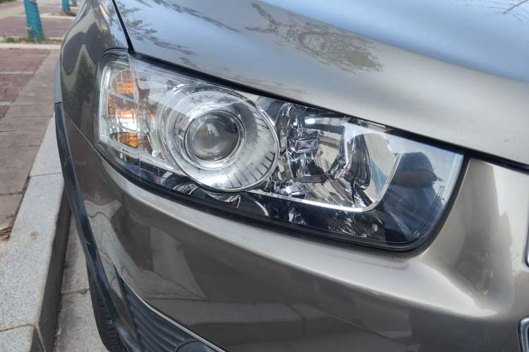 Used Chevrolet Captiva 2015 2.4L 4x4 Flagship Edition 7-Seater
