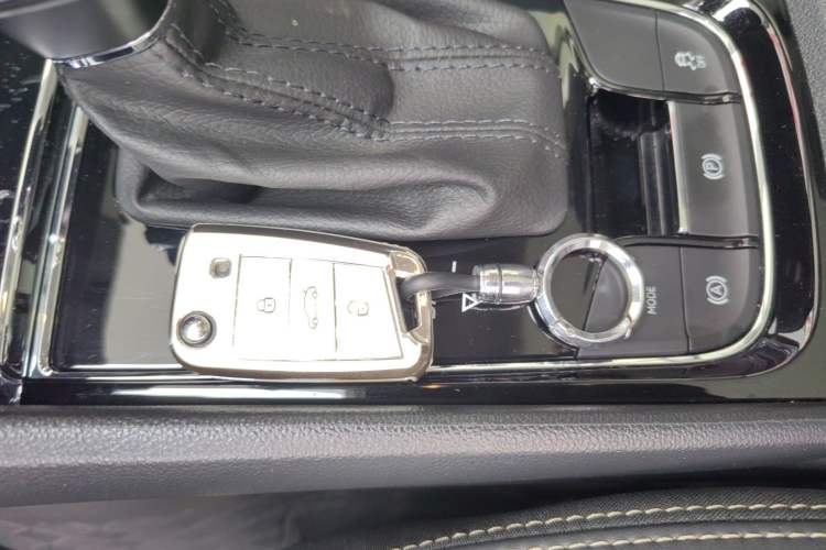 Used Skoda Kodiaq 2023 Facelifted TSI330 5-Seater Two-Wheel-Drive Luxury Edition
