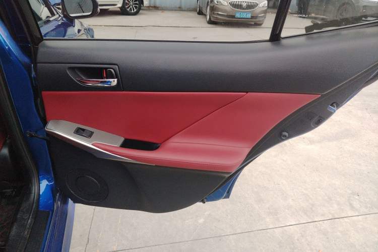 Used Lexus IS 2015 200t F SPORT
