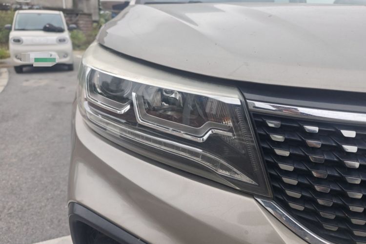 Used FORTHING Joyear X5 2017 1.6L Manual Luxury Model Right Front Headlight