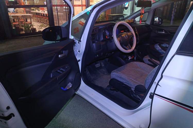 Used Honda Fit 2016 1.5L LXS CVT Comfort Sunroof Version
