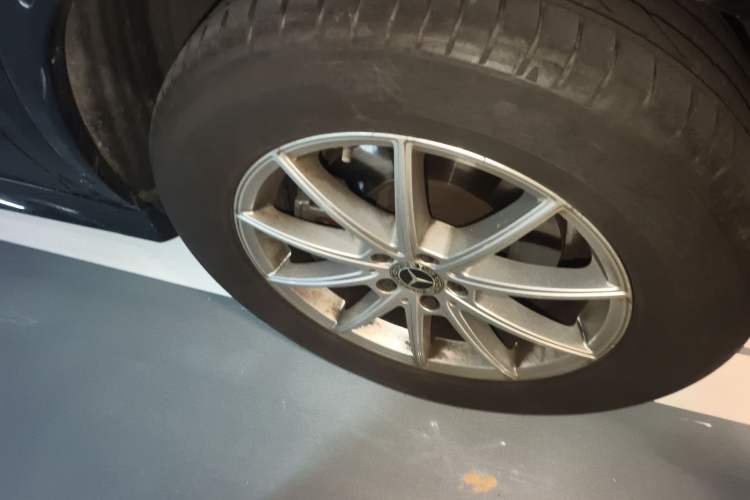 Used Mercedes-Benz GLE 2020 Restyled GLE 350 4MATIC Fashion Edition Right Front Wheel Hub