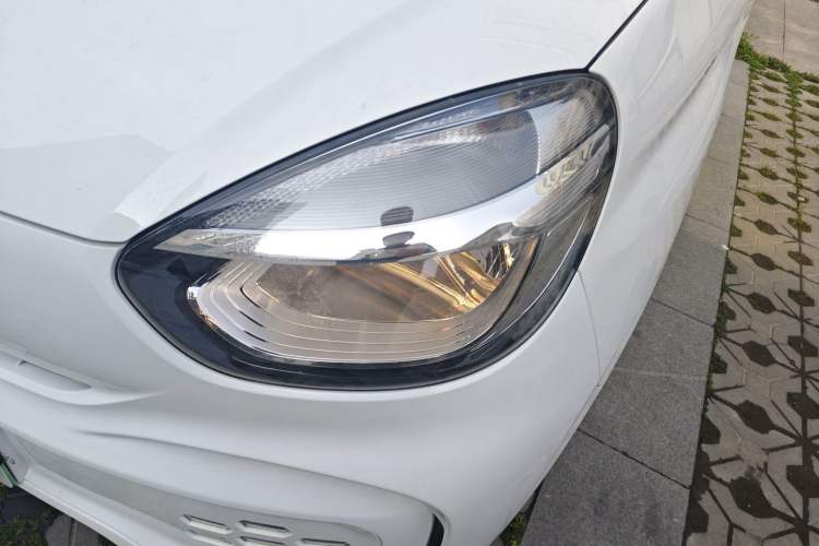 Used Roewe Clever 2021 302 km New Four-Seater Super-Efficient Version