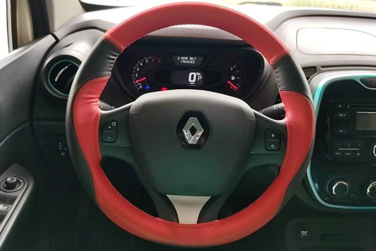 Used Renault Captur 2015 1.2T Automatic Standard Edition
