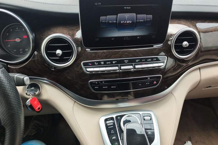 Used Mercedes-Benz V-Class 2018 V 260 L Prestige Extended Version China VI