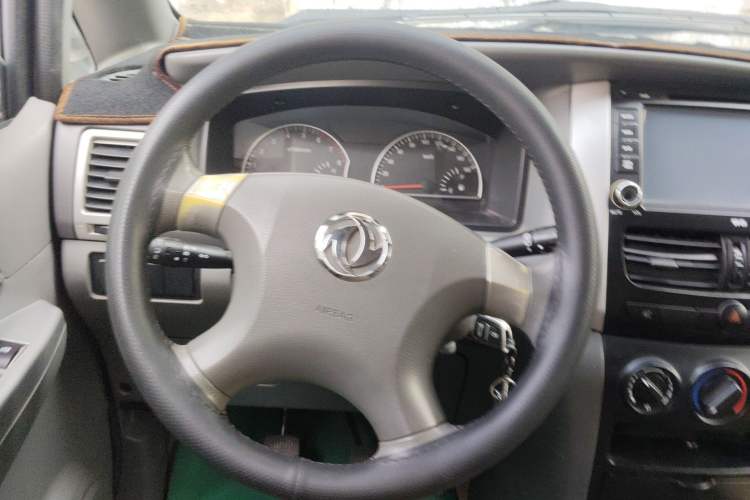 Used Dongfeng Shuaike 2011 1.6L Manual Comfort 7-Seater
