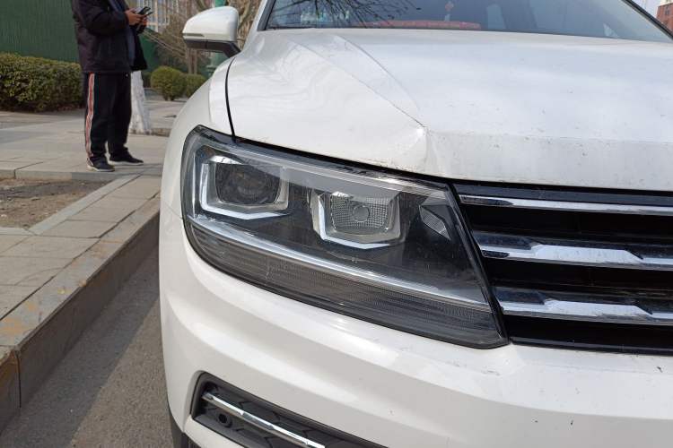 Used Volkswagen Tiguan L 2020 330TSI Automatic Two-Wheel Drive Smart Luxury Edition China VI Standard Right Front Headlight