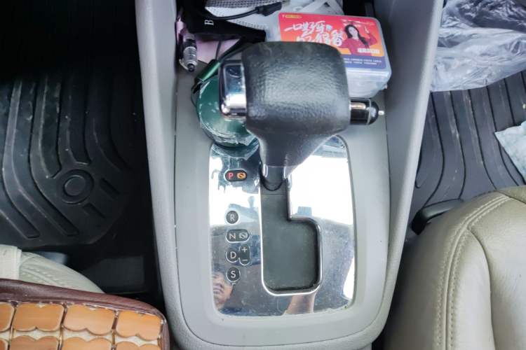 Used Volkswagen Bora 2012 1.6L Automatic Fashion Edition Gear Lever