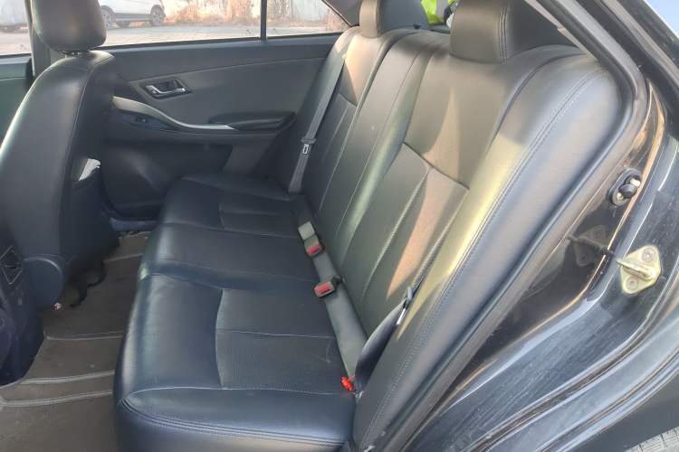 Used Zotye Z300 2012 1.5L Manual Luxury Version Left Rear Seat