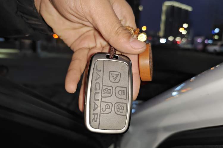 Used Jaguar F-PACE 2019 2.0T Four-Wheel Drive Urban Luxury Edition