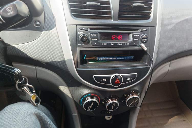 Used Hyundai Verna (older generation) 2010 Sedan 1.4L Manual Comfort GS
