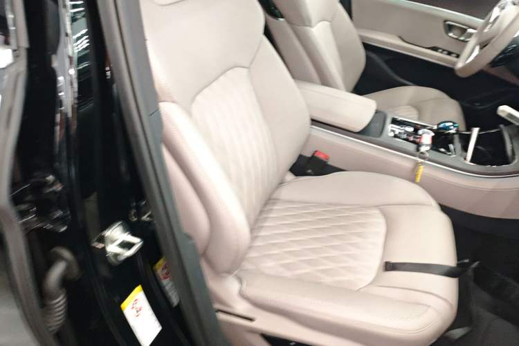 Used BYD Han 2025 EV with 701 km of Laser Radar-Enabled Intelligent Driving