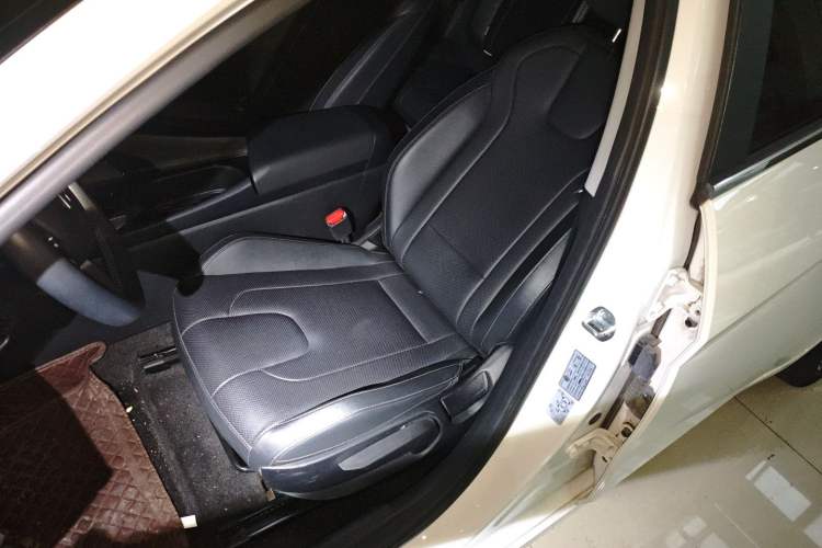 Used Hyundai Elantra 2023 1.5L CVT GLX Elite Edition Left Front Seat