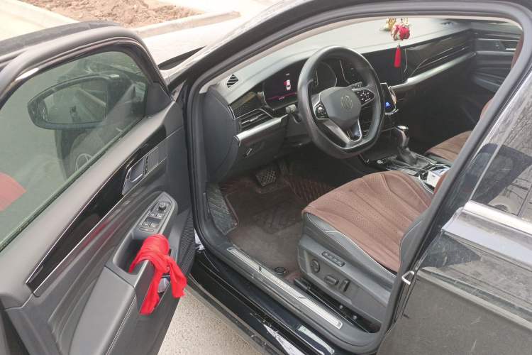 Used Volkswagen Passat 2023 Revised 380TSI Luxury Edition Driver Seat