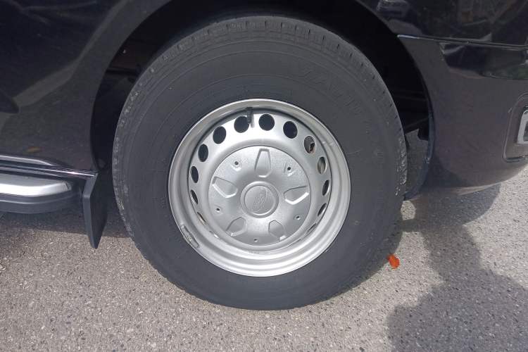 Used Ford Transit 2019 2.0T Diesel Multi-Purpose Commercial Vehicle Short Wheelbase Low Roof 6-Seater China VI Standard