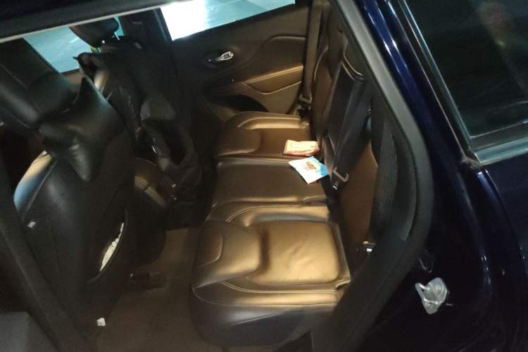 Used Jeep Cherokee 2016 2.4L Professional Smart Version