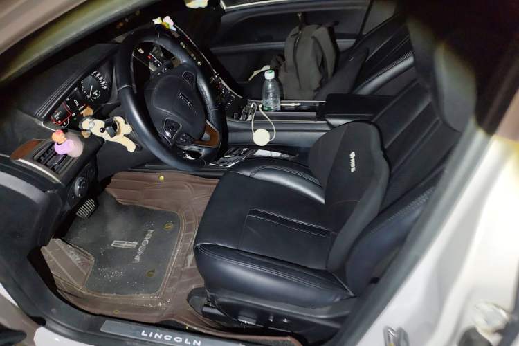 Used Lincoln MKZ 2018 2.0T Luxury Edition Left Front Seat