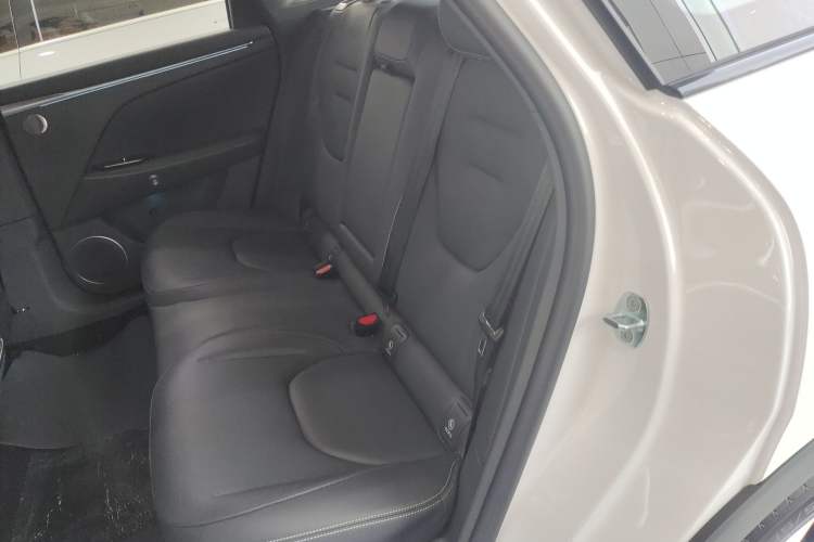 Used ARCFOX Alpha T5 2025 520 MAX Left Rear Seat