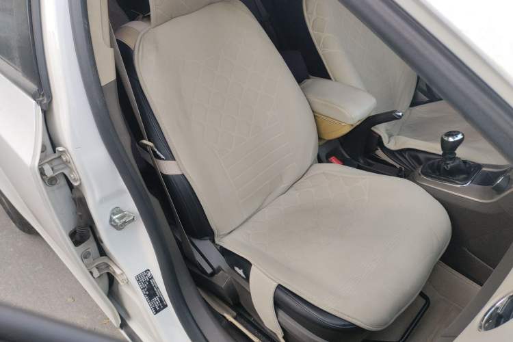 Used Chevrolet Cruze 2015 1.5L Classic SL MT Right Front Seat