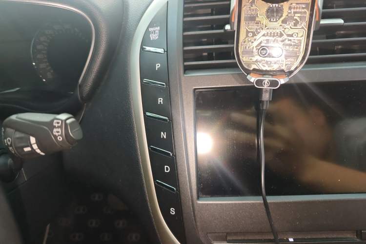 Used Lincoln MKC 2017 2.0T Two-Wheel Drive Deluxe Edition Gear Lever