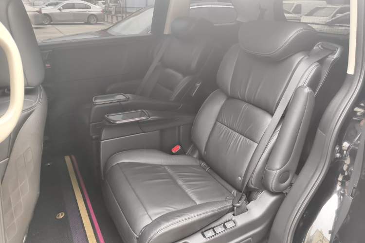 Used Honda Elysion 2016 2.4L Supreme Edition Left Rear Seat