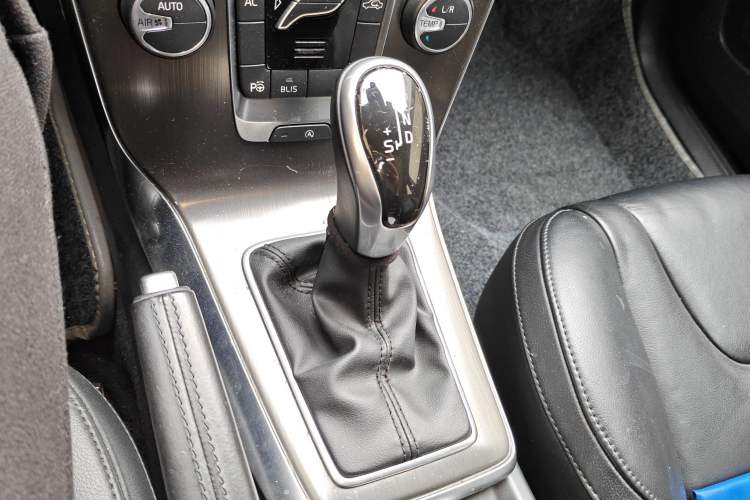 Used Volvo V40 2013 2.0T Zhiya Edition