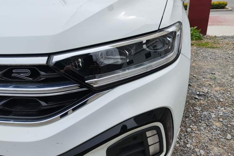 Used Volkswagen T-ROC 2024 300TSI DSG Two-Wheel-Drive Chen Guang Edition Left Front Headlight