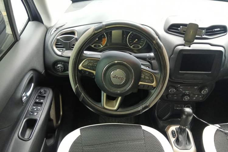 Used Jeep Renegade 2018 Connected Large Screen Version 180T Automatic High-Energy Edition