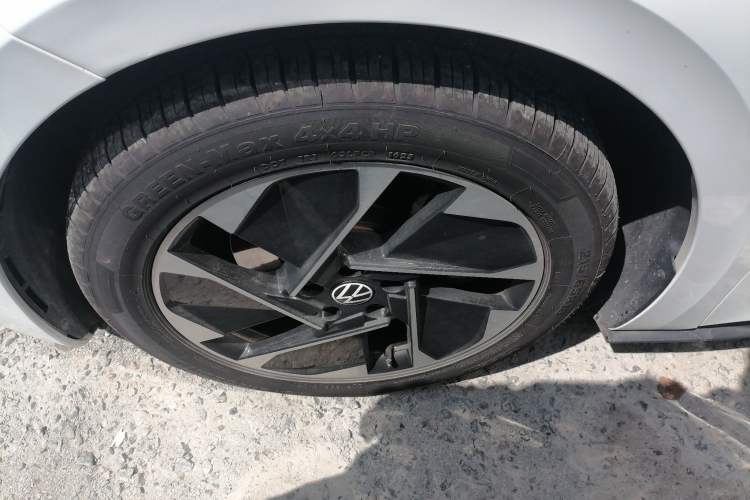 Used Volkswagen ID.3 2024 Pure & Smart Edition Left Front Wheel Hub